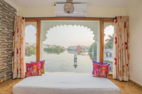 Natural Lake View Hotel